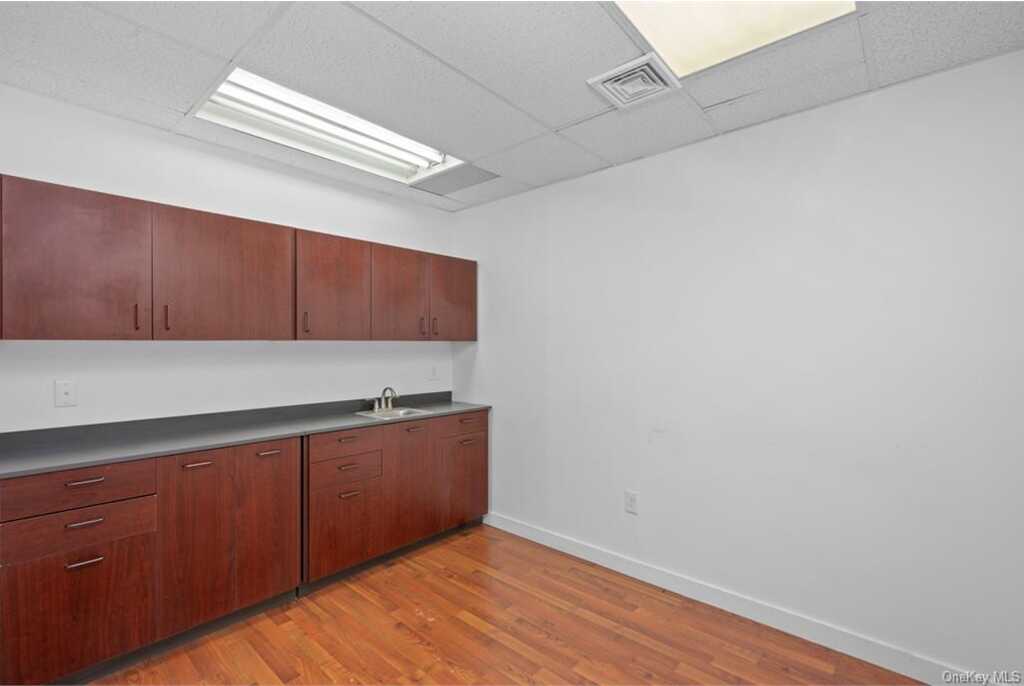 200 Broadway, Unit #2-6 BLDG 2, Greenburgh, NY 10591 - Photo 6 of 17