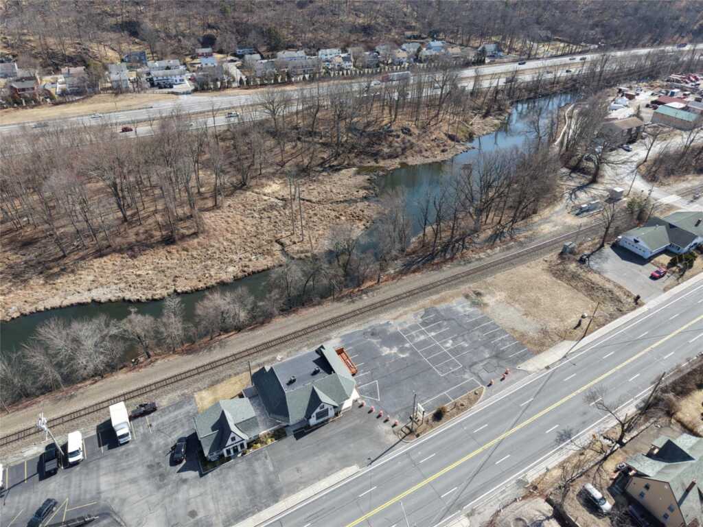 192 Ny-17, Tuxedo Park, NY 10987