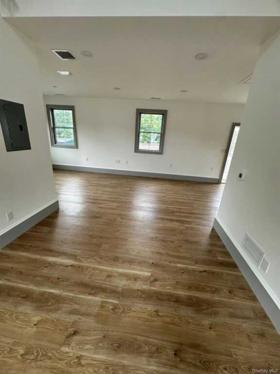 194 Ny 17, Tuxedo Park, NY 10987 - Photo 2 of 7