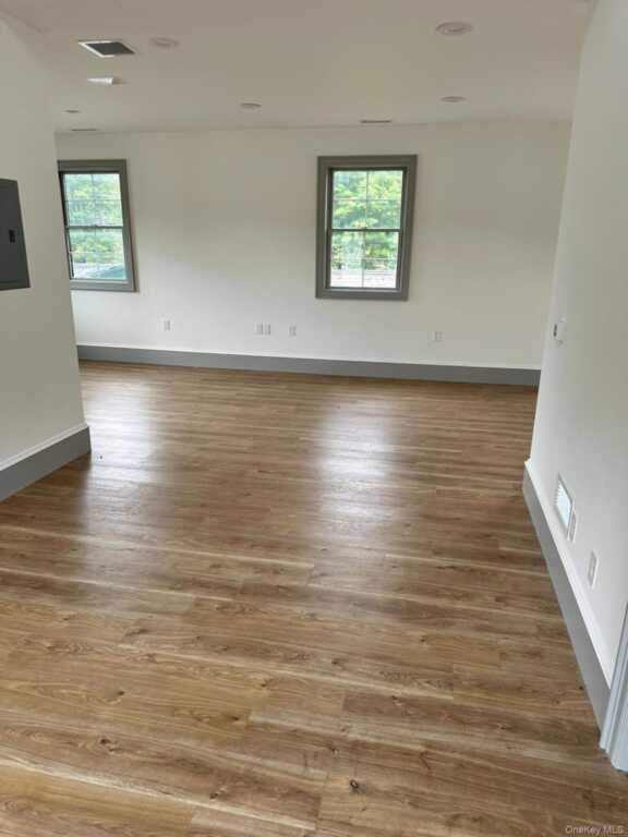 194 Ny 17, Tuxedo Park, NY 10987 - Photo 4 of 7