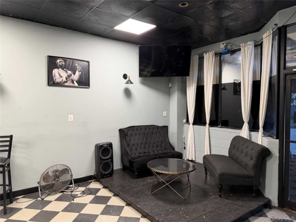 756 5th Avenue, Mount Vernon, NY 10550 - Photo 4 of 21