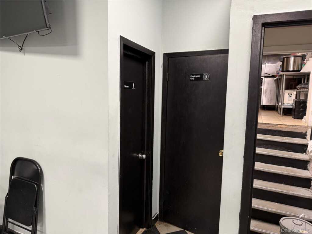 756 5th Avenue, Mount Vernon, NY 10550 - Photo 5 of 21