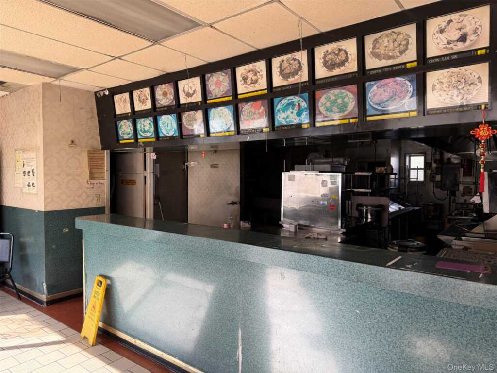 215 Main Street, Nanuet, NY 10954 - Photo 3 of 11