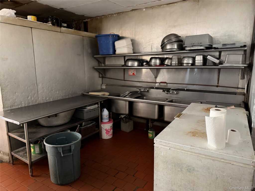 215 Main Street, Nanuet, NY 10954 - Photo 9 of 11