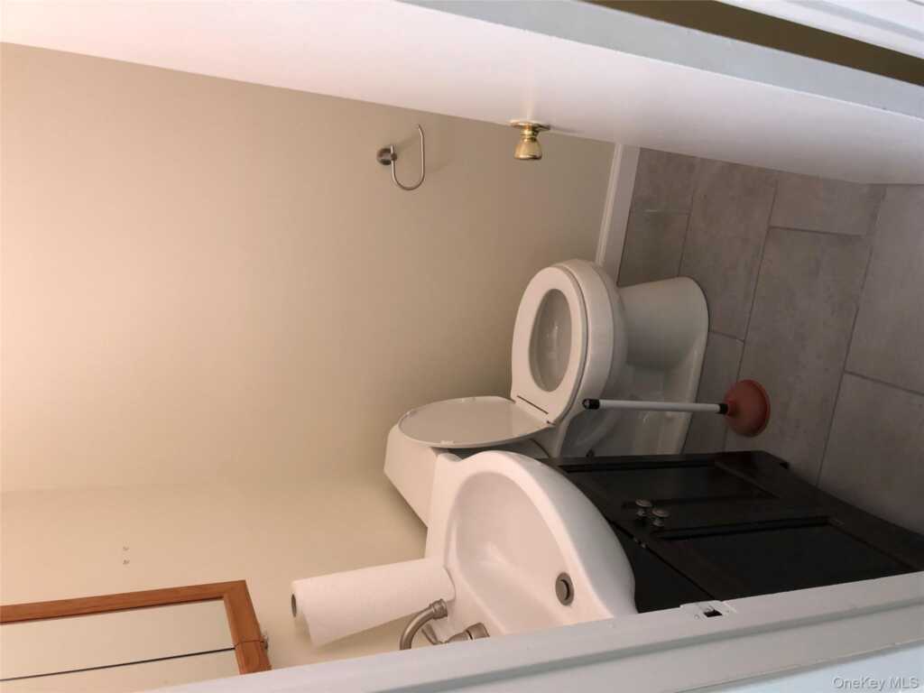 251 Mountainview Avenue, Unit #4, Nyack, NY 10960 - Photo 6 of 11