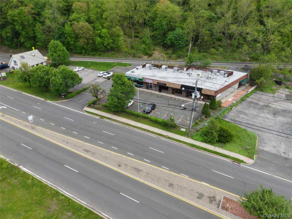 589 Route 303, Unit #4, Blauvelt, NY 10913 - Photo 2 of 2