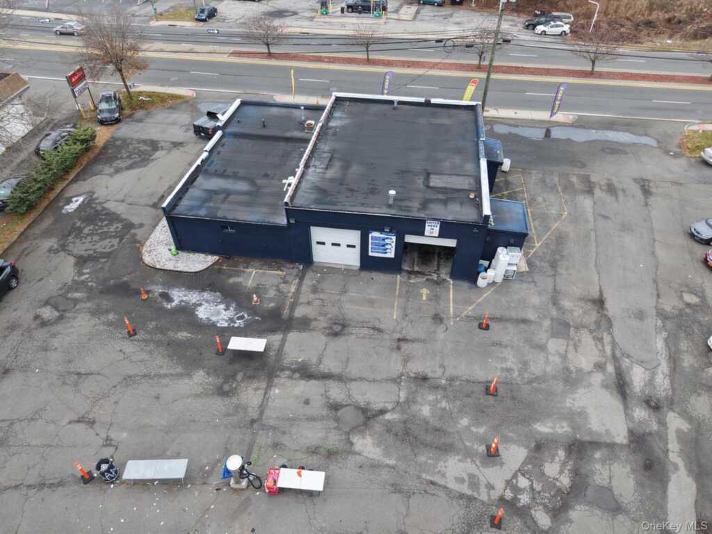 585 Route 303, Blauvelt, NY 10913 - Photo 2 of 6