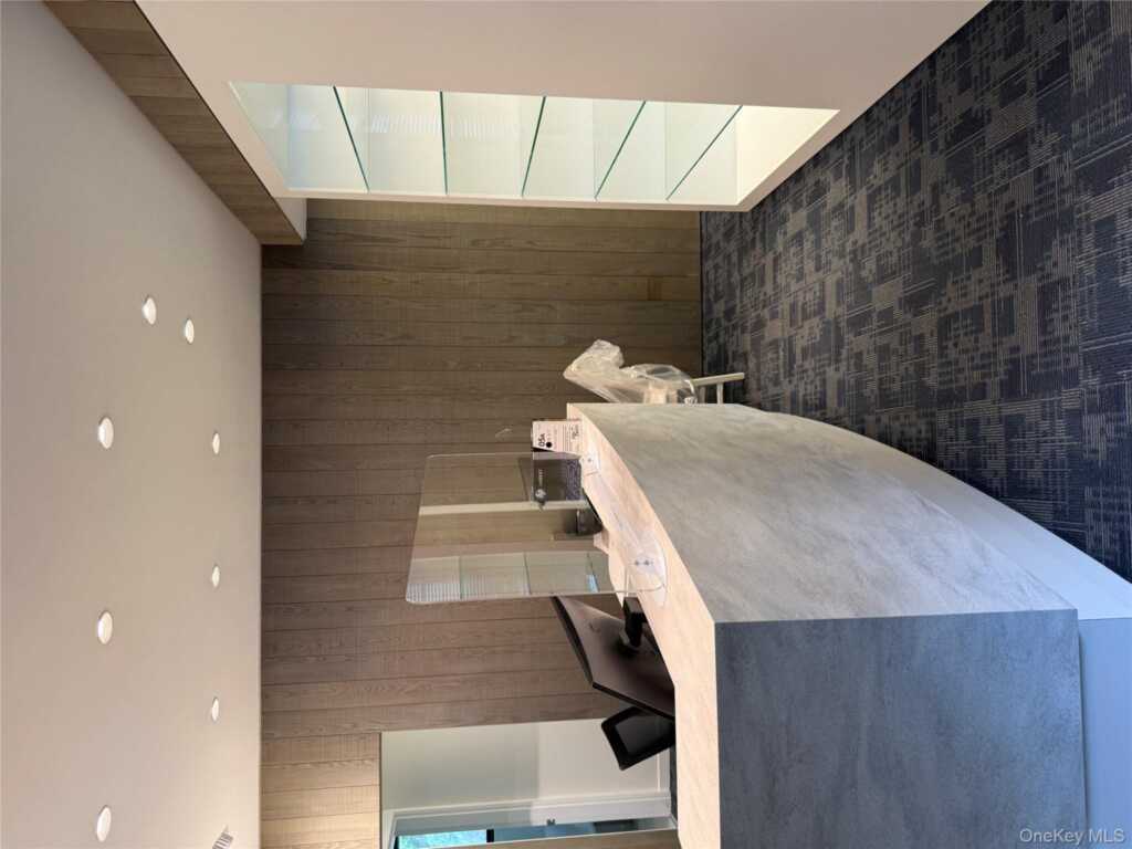 57 Middletown Road, Nanuet, NY 10954 - Photo 4 of 10