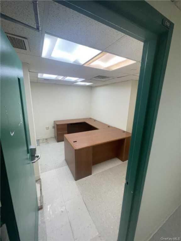 1055 E Tremont Avenue, Unit #Cellar, New York, NY 10460 - Photo 10 of 16