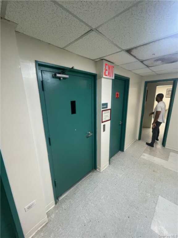 1055 E Tremont Avenue, Unit #Cellar, New York, NY 10460 - Photo 8 of 16