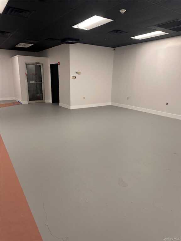 611 Arlington Turnpike, Poughkeepsie, NY 12603 - Photo 11 of 12