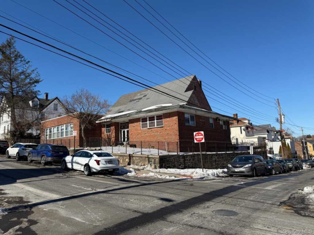 208 N 5th Avenue, Mount Vernon, NY 10550