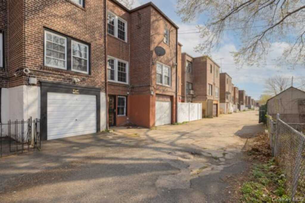 17965 Selover Road, New York, NY 11434 - Photo 27 of 32