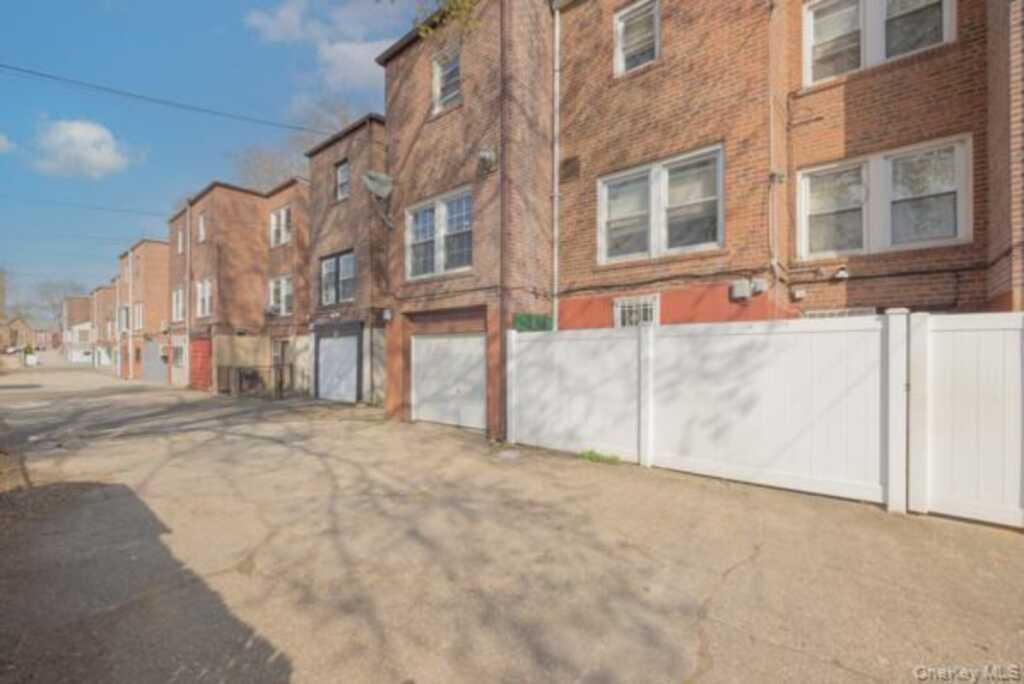 17965 Selover Road, New York, NY 11434 - Photo 28 of 32