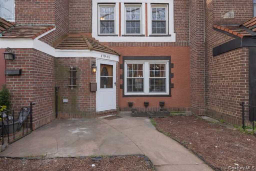 17965 Selover Road, New York, NY 11434 - Photo 3 of 32