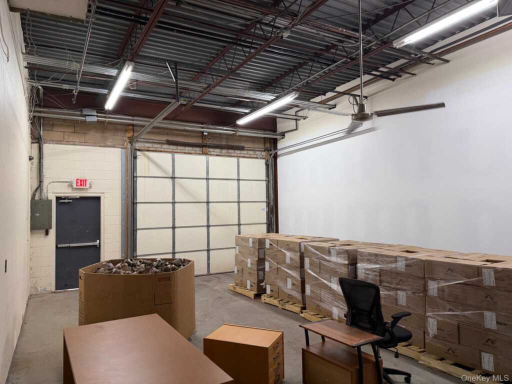 231 S Middletown Road, Nanuet, NY 10954 - Photo 3 of 5