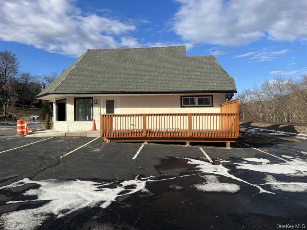 192 Ny-17, Tuxedo Park, NY 10987 - Photo 2 of 24
