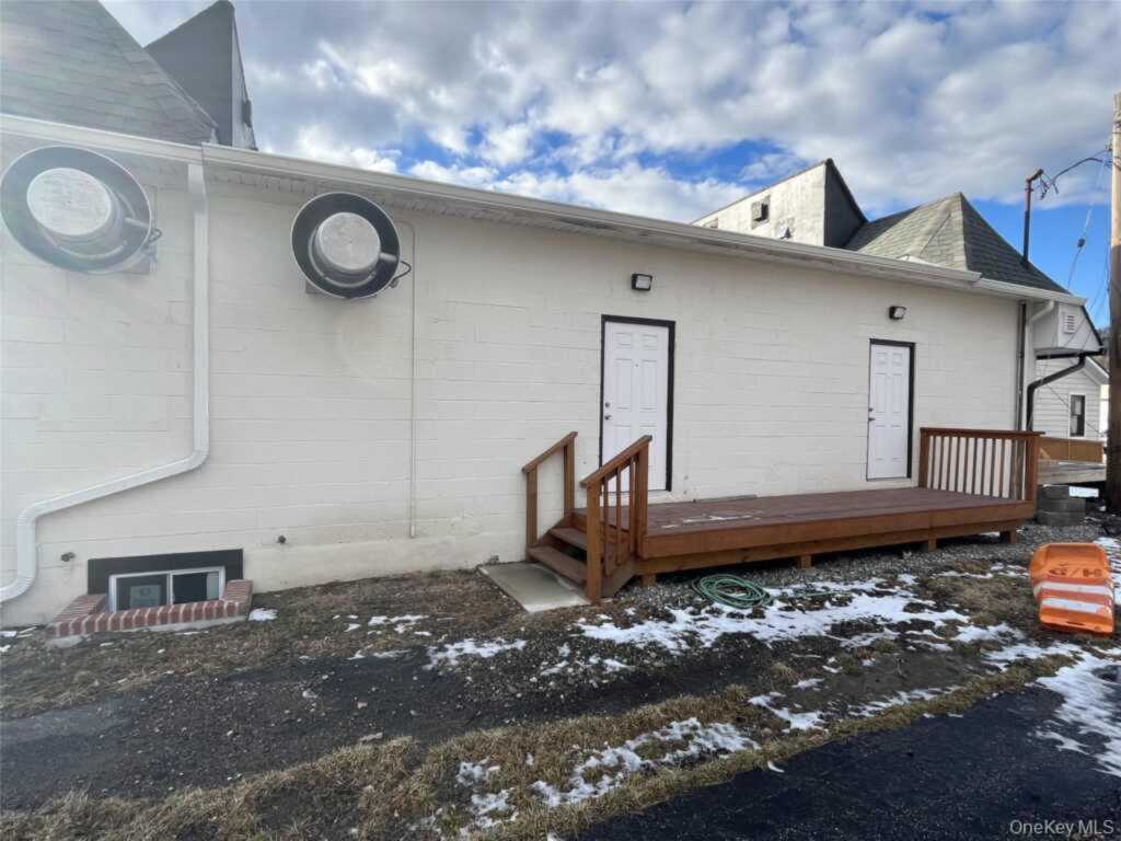 192 Ny-17, Tuxedo Park, NY 10987 - Photo 4 of 24