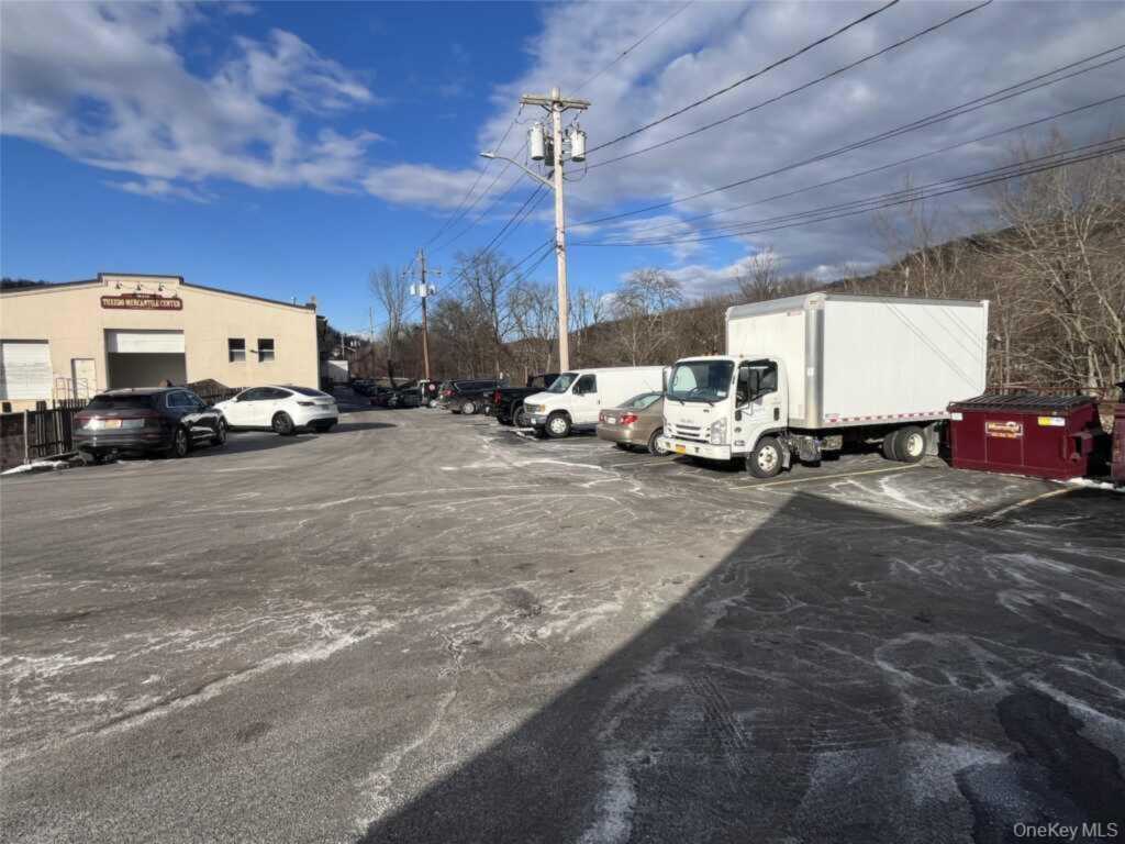 192 Ny-17, Tuxedo Park, NY 10987 - Photo 7 of 24