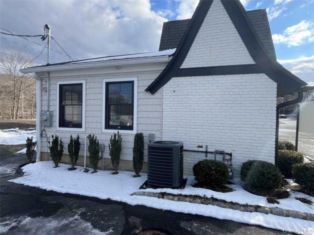 192 Ny-17, Tuxedo Park, NY 10987 - Photo 9 of 24