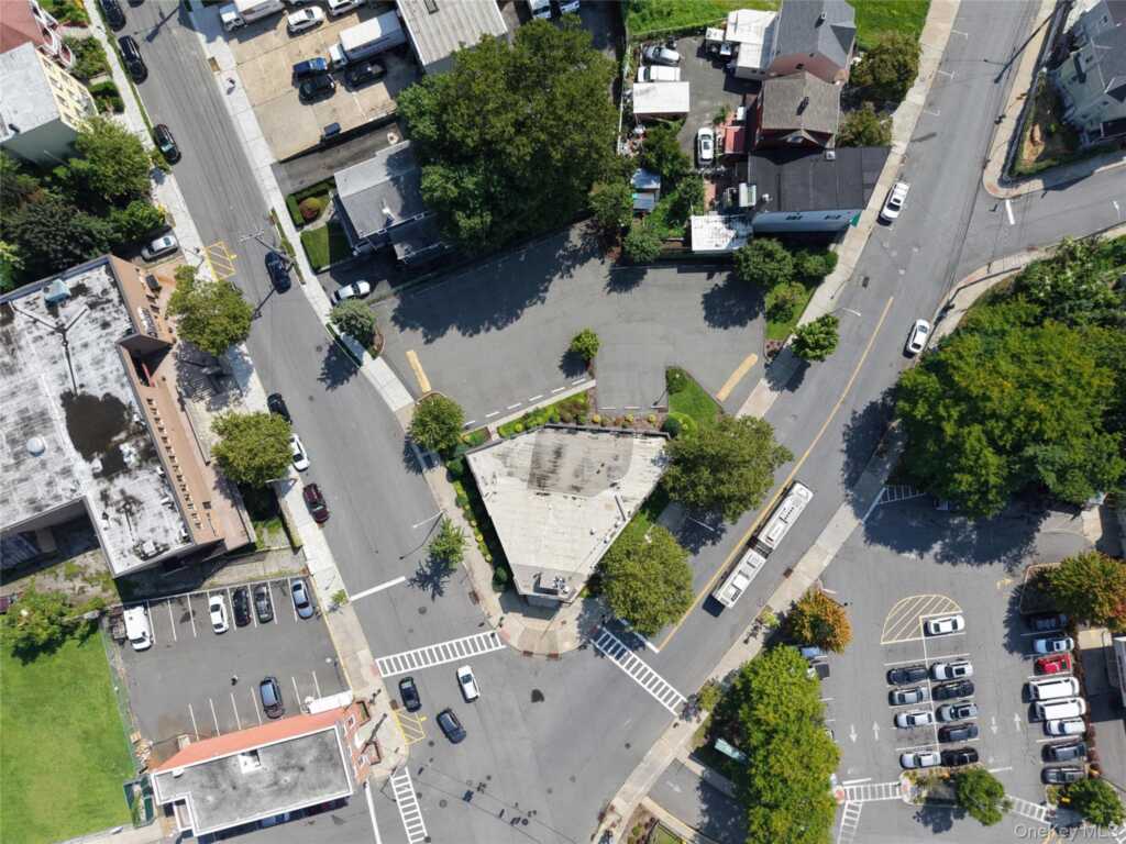 131 Central Avenue, Greenburgh, NY 10591 - Photo 3 of 33