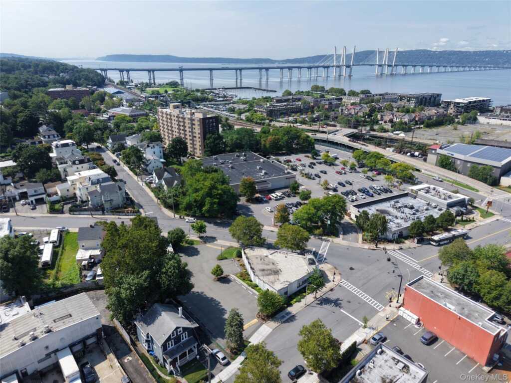 131 Central Avenue, Greenburgh, NY 10591 - Photo 5 of 33