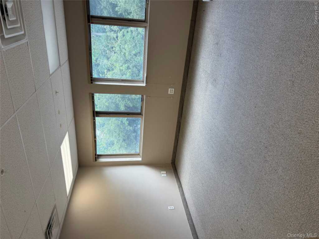 37 Ramland Road, Orangeburg, NY 10962 - Photo 7 of 9