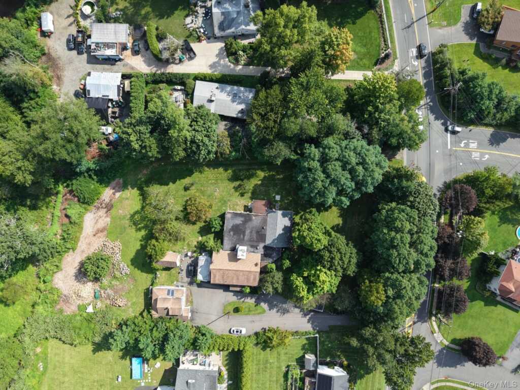184 S Pascack Road, Nanuet, NY 10954 - Photo 27 of 48