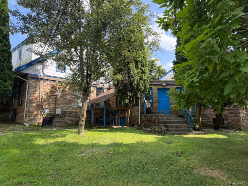 184 S Pascack Road, Nanuet, NY 10954 - Photo 6 of 48