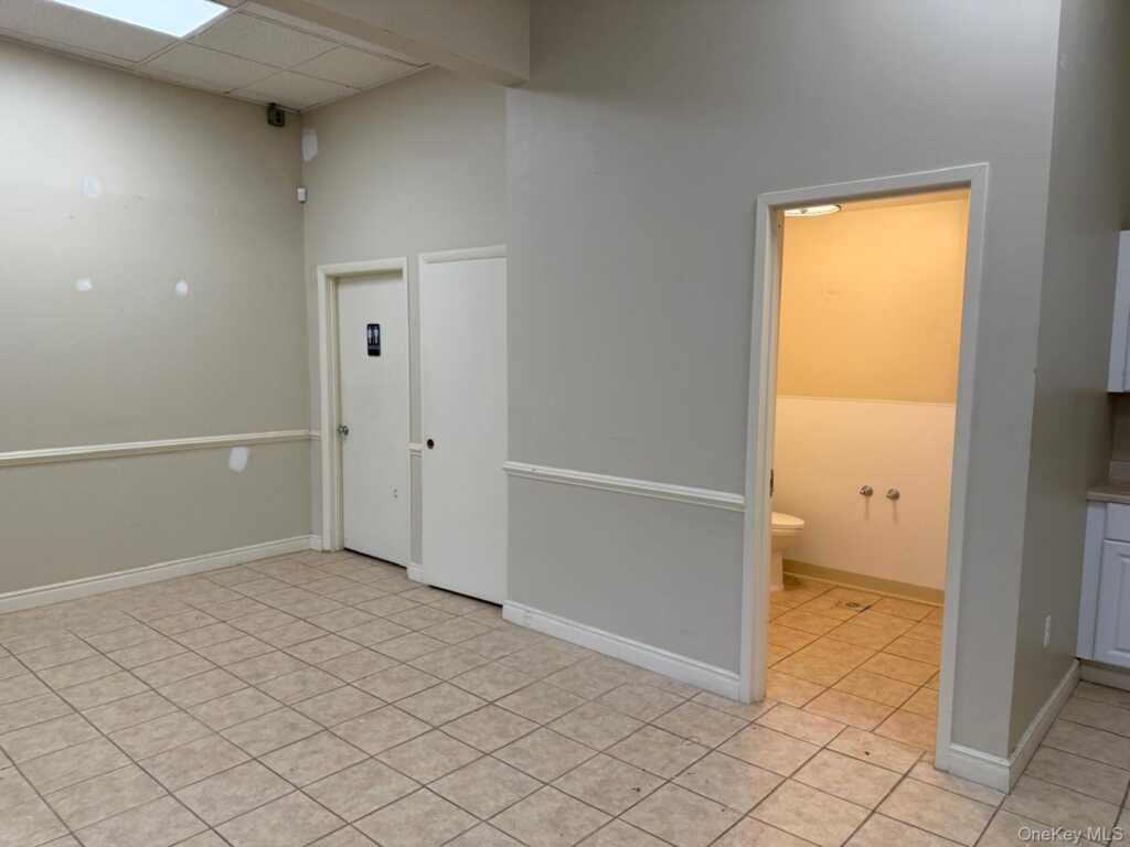 291 Route 59, West Nyack, NY 10994 - Photo 3 of 22