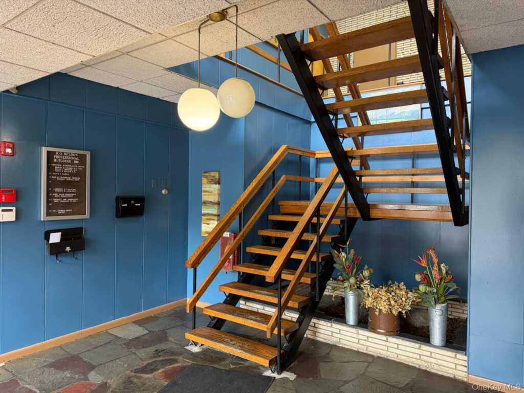 2117 Crompond Road, Unit #23, Cortlandt, NY 10567 - Photo 3 of 11