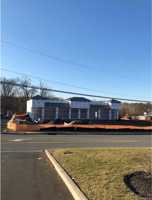 303305 Little Tor Road, New City, NY 4746266 TCRE LLC