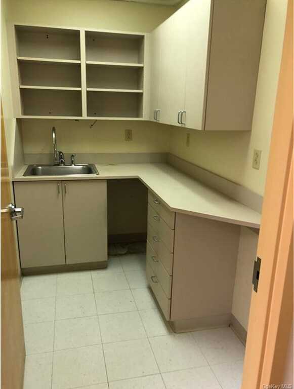 275 Middletown Road, Unit #1G, Pearl River, NY 10965 - Photo 12 of 14